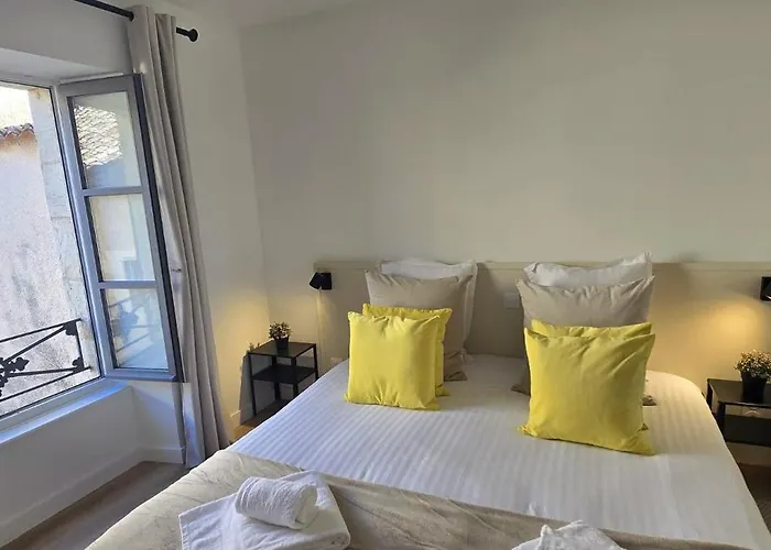 Le Patio De L'isle 2nd Duplex アパート ペリグー